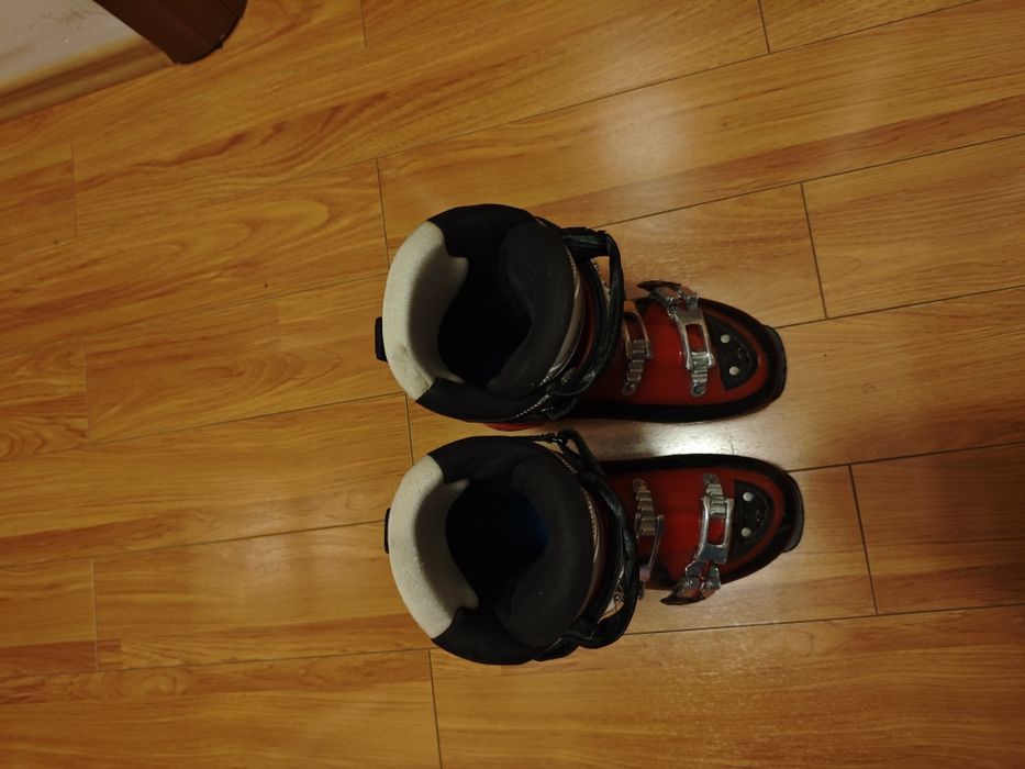 Clăpari Atomic mărimea 41 - 42