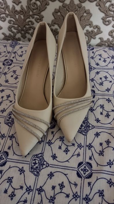 Туфли бежевые...