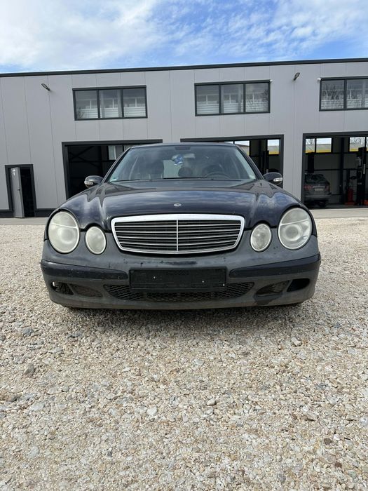 Mercedes E220 -150к.с