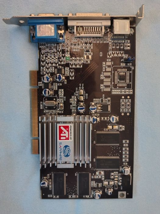 Placa video retro Sapphire ATI RADEON 7000 32 MB PCI