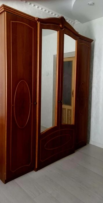 Продам гарнитур в отличном состоянии