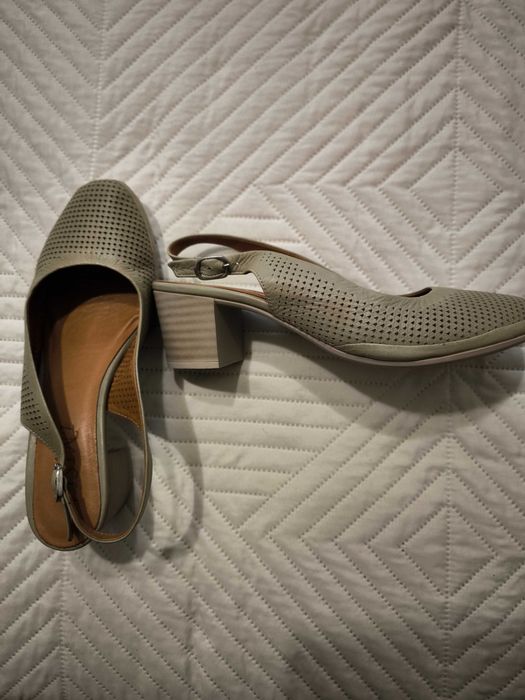 Нови летни обувки от естествена кожа