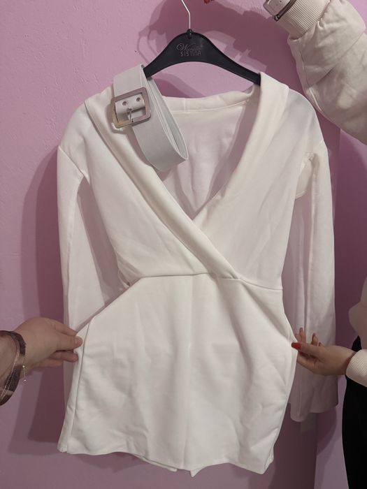 Бял гащеризон с коланче