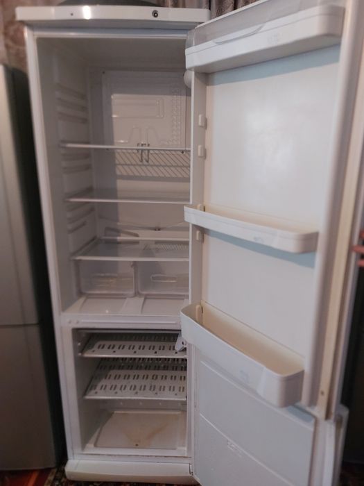 Продам Холодильник Индезит