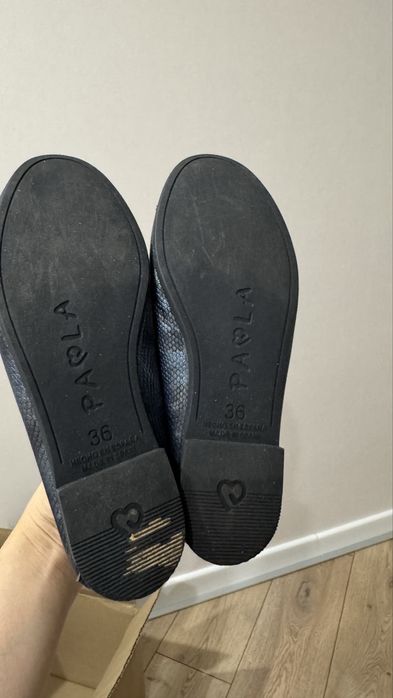 Продам обувь для девочки с 36 размером . Срочно новые