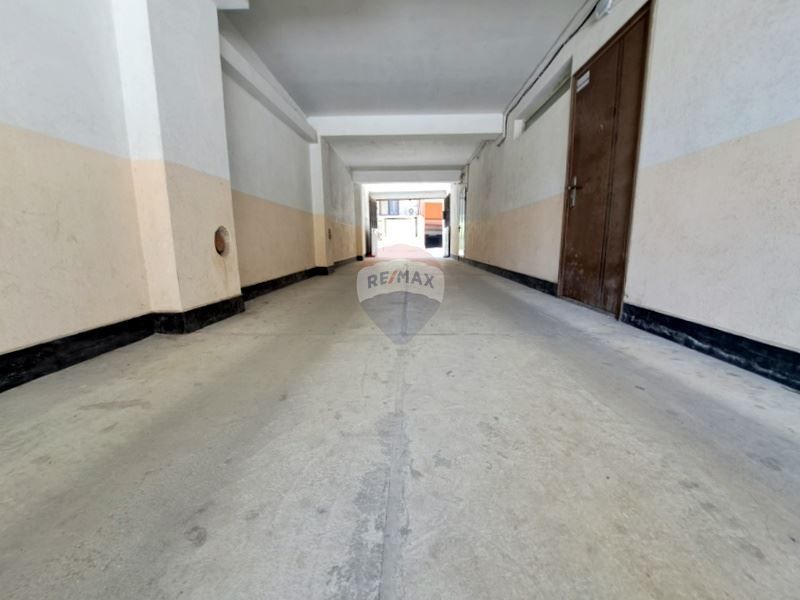 Дава се под наем Гараж / Паркомясто в Варна, Цветен квартал - 13 кв.м за 102 € - Снимка #5