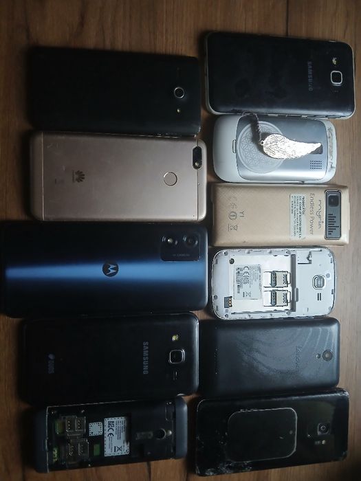VAND URGENT!!!Lot 11 telefoane defecte – Samsung, Nokia, Huawei