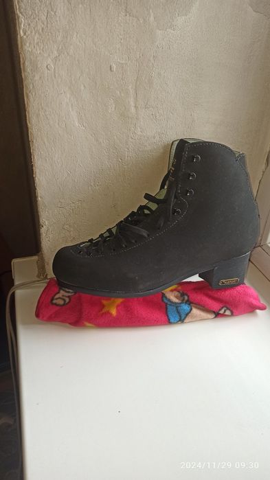 Продам коньки профессиональные Risport RF3, лезвия Wilson