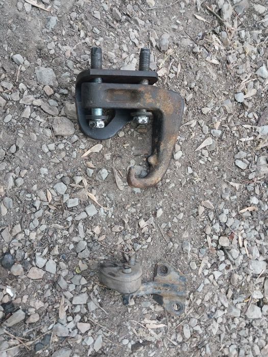 Крюк  Toyota Land Cruiser tlc100