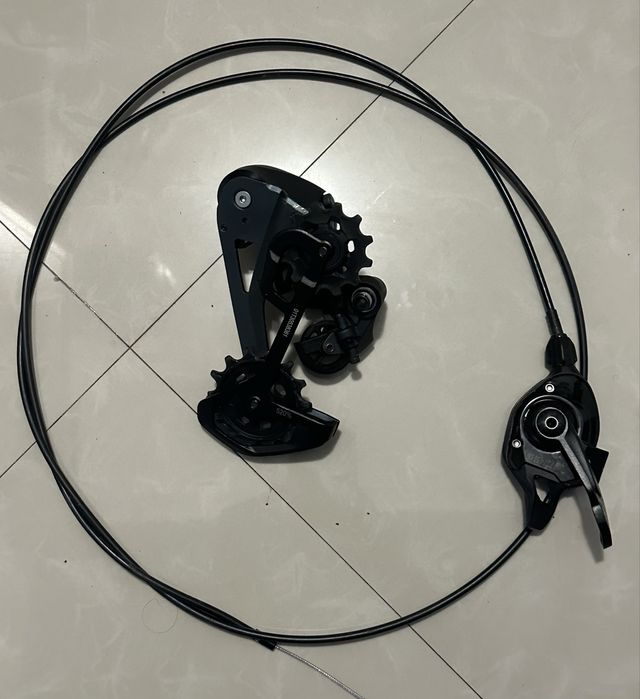 Set schimbator pinioane + maneta GX Eagle 1x12