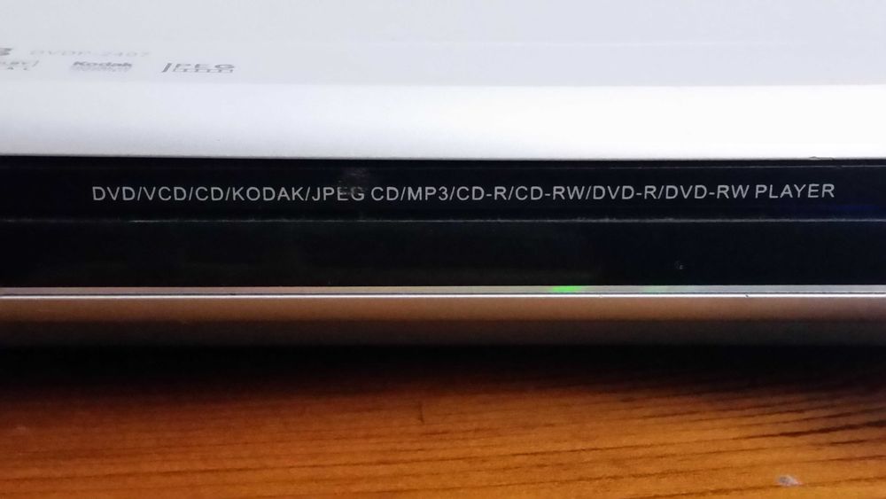 DVD Плейър Elenberg DVDP-2407 с дистанционно