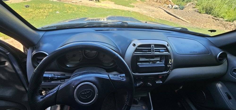 Dezmembrez toyota rav 4 2.0 motorina