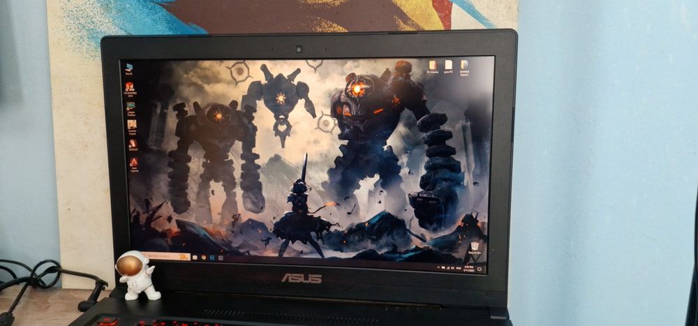 Vând Laptop Asus