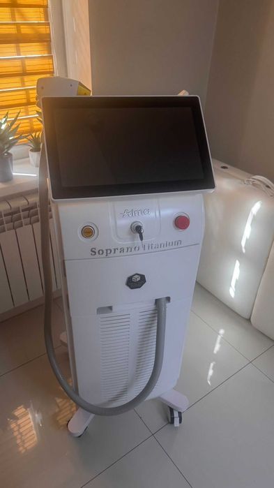 Aparat epilare Alma Soprano Titanium, 2024, Alb, stare impecabila!