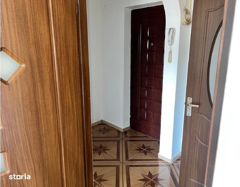 Bucuresti - Liniei, Garsoniera 27 mp - etaj 2