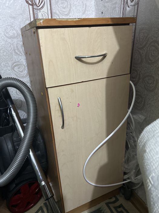 Мебель,прихошка,тумба.