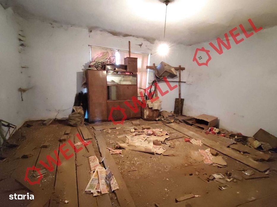 Casă de vânzare în Peteni!