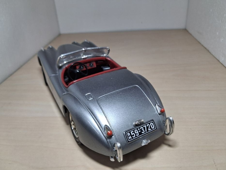 Scara 1:18 jaguar xk120 ertl