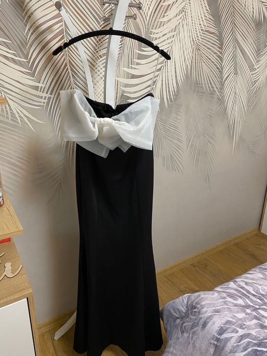 Vînd rochie elegantă