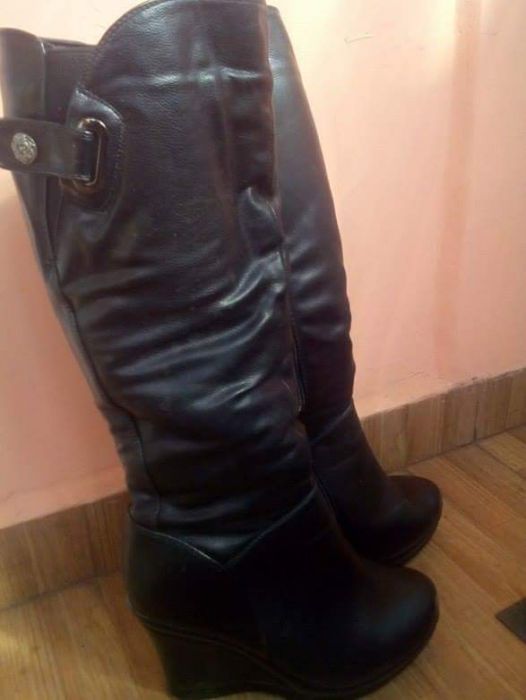 Продавам боти и ботуши