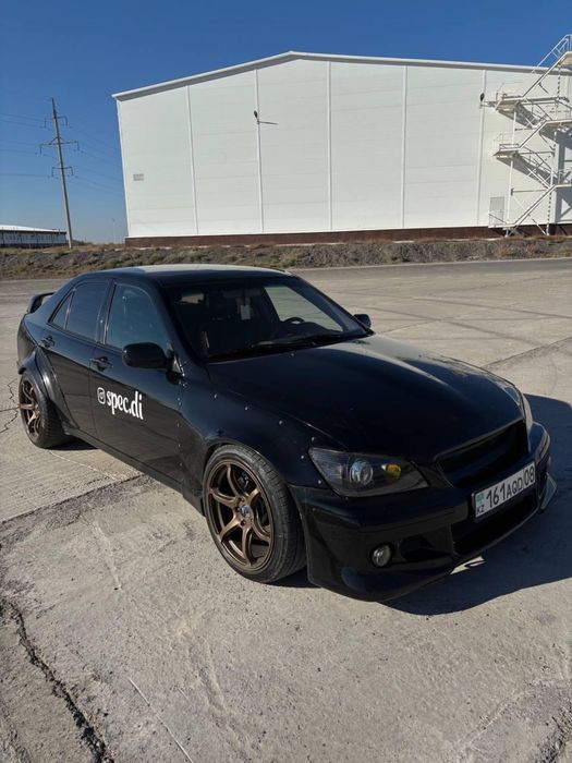 Lexus IS200 / монстр