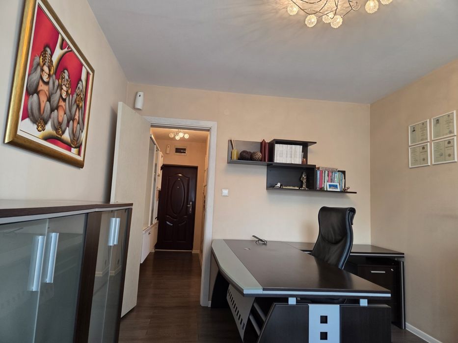 Дава се под наем Офис в Казанлък - 70 кв.м за 480 € - Снимка #4