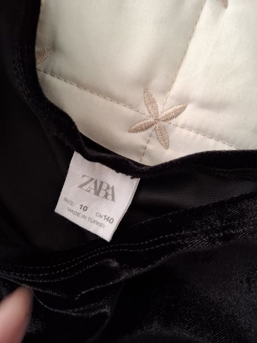 Костюм чёрный Zara на 10 лет