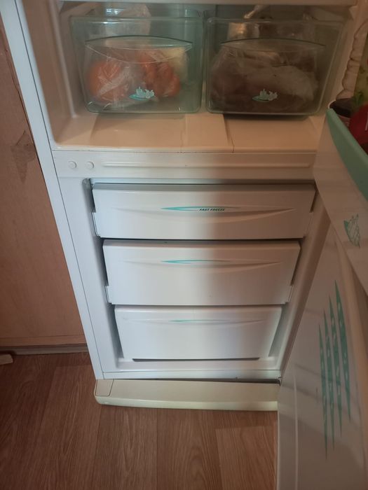 Продам холодильник STINOL