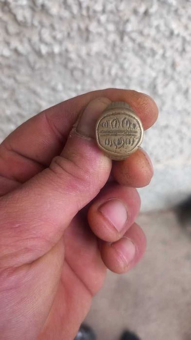 Стари работи нож и пръстен печат