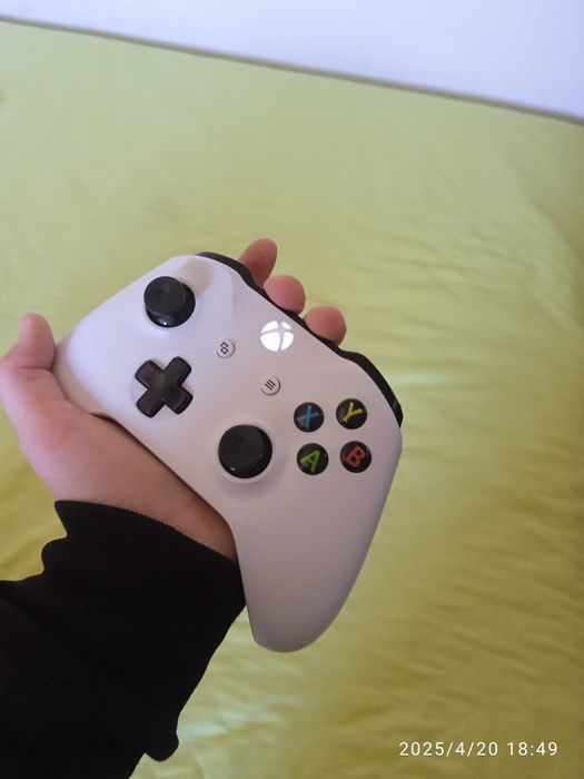 Xbox one с 3 игри