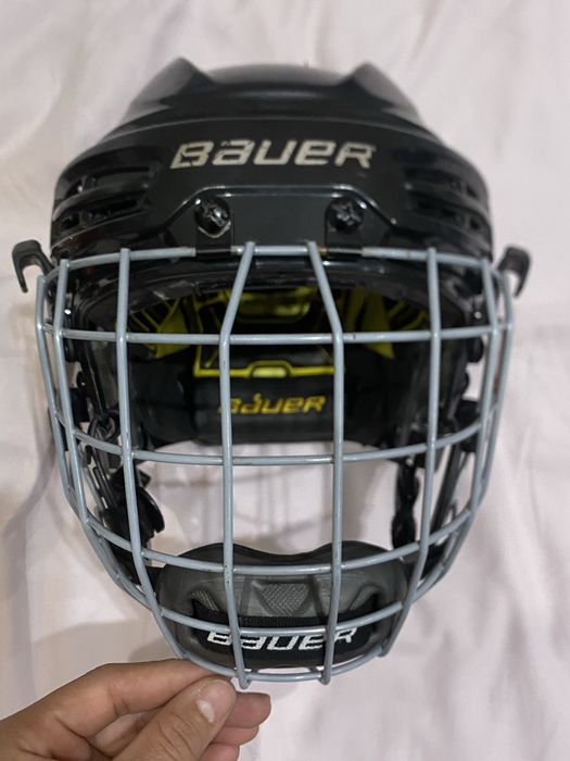 Хоккейный шлем баур