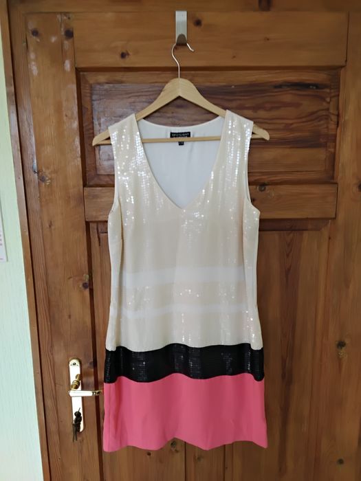 Две Официални рокли