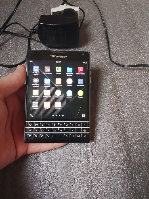 Продам телефон BlackBerry Passport