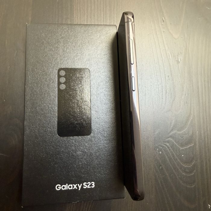 Samsung Galaxy S23, Dual SIM, 8GB RAM, 256GB, 5G, Phantom Black in cutia originala + 2 huse cadou
