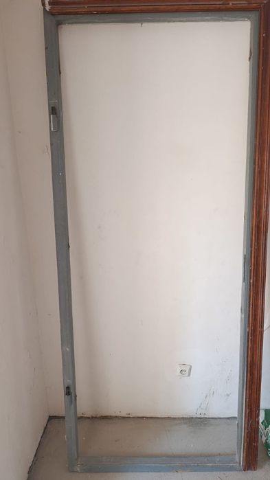 Продам входную дверь