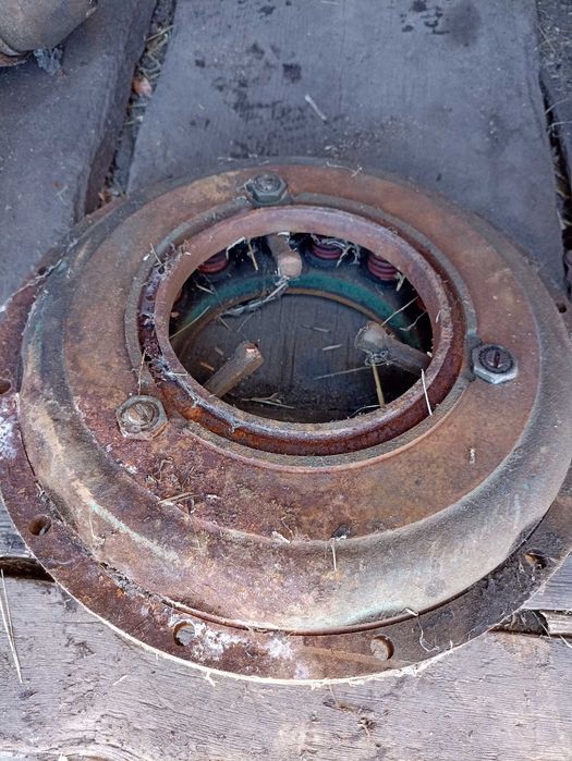 Топливный    бак