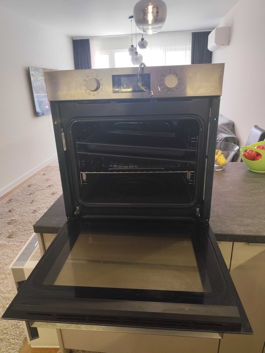 Фурна за вграждане Hotpoint Ariston FA3 841 H IX HA – Инокс – Като нова!