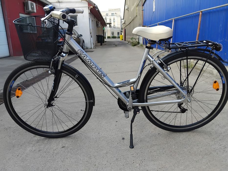 Vând bicicleta din aluminiu pentru damă