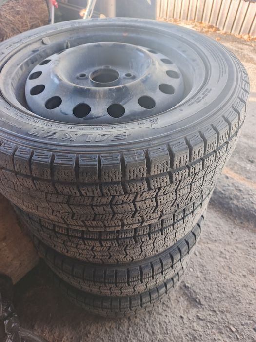 Продам зимние шины с дисками