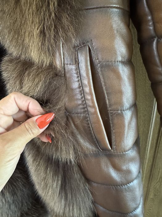 Vind haina din piele cu blana naturala !