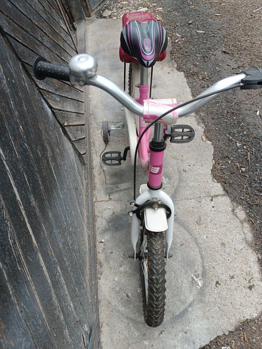 Детски Велосипед 16 цола Дори гуми Запазено с Две спирачки