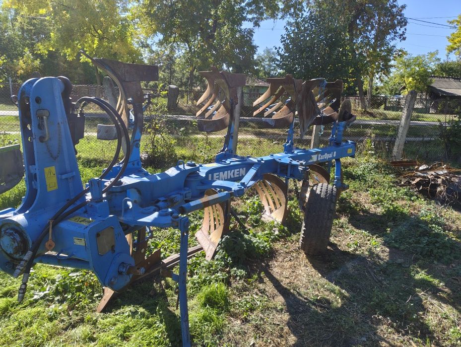 Vând plug lemken europal 8