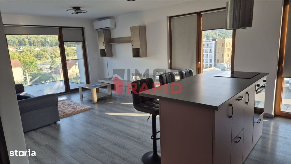 De închiriat apartament 3 camere str. Calea Moldovei (KFC,MALL)