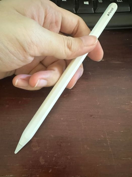 Apple pencil 2 pocoleniya