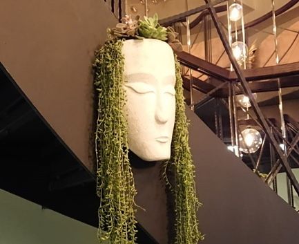 Кашпо из камня "Лицо"