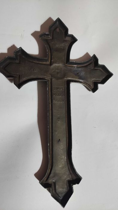 Стар стенен кръст Разпятие Христово от метал