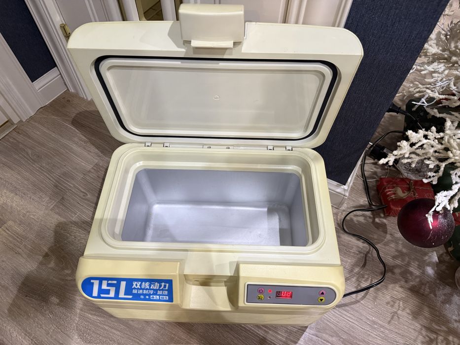 * автохолодильник 15 литров 12-220в зима-лето не большой очень удобный