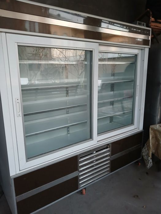 Ветрина халадилник азн