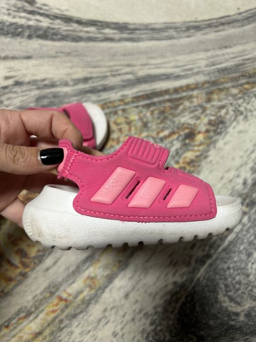Детски сандали Адидас за малка дама