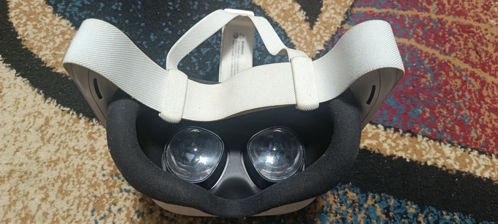Vând ochelari vr Meta quest 3s